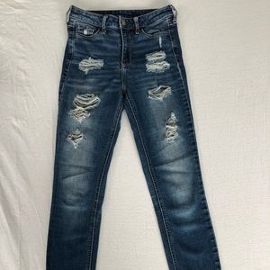 Hollister ripped skinny jeans!